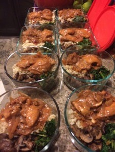Yassa poulet, brown rice, burnt honey butter kale, garlicky mushrooms. Only $3.34 per lunch!